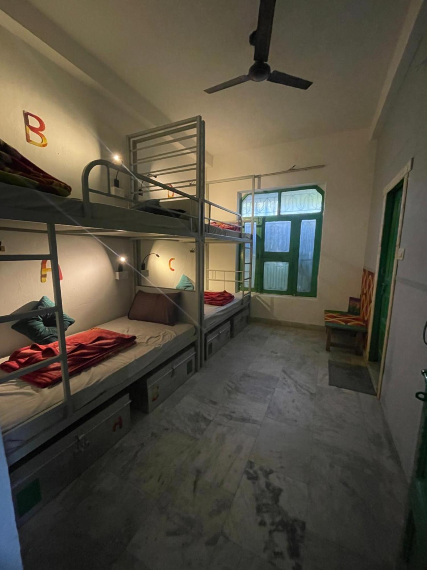 Art Bliss Hostel Rishīkesh Eksteriør billede